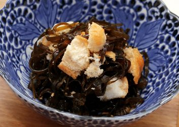 仙台麸と豆腐のオイスターレンジ煮